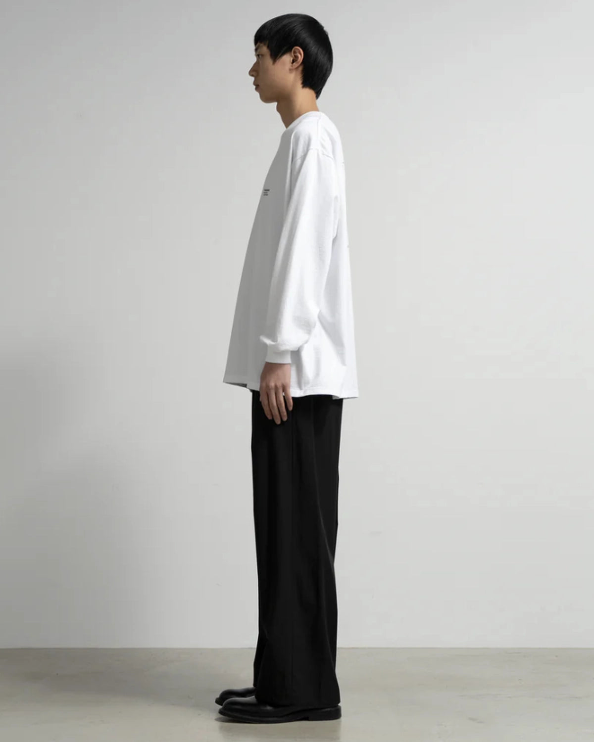 Graphpaper × JUDD Foundation / Donald Judd w/ GP L/S Crew Neck Tee (GU261-70776)