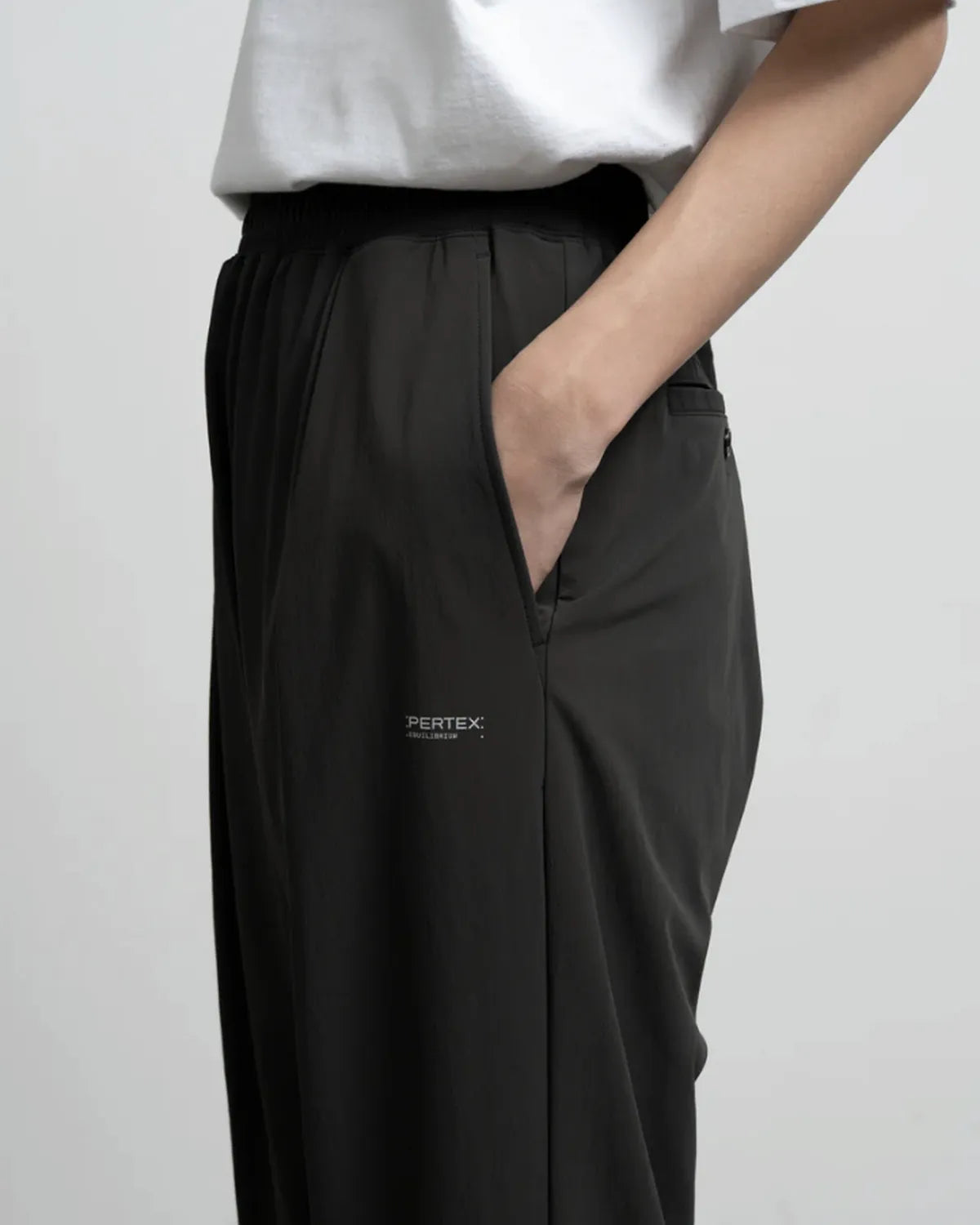 Graphpaper / PERTEX  EQUILIBRIUM Wide Easy Pants (GM261-40295)