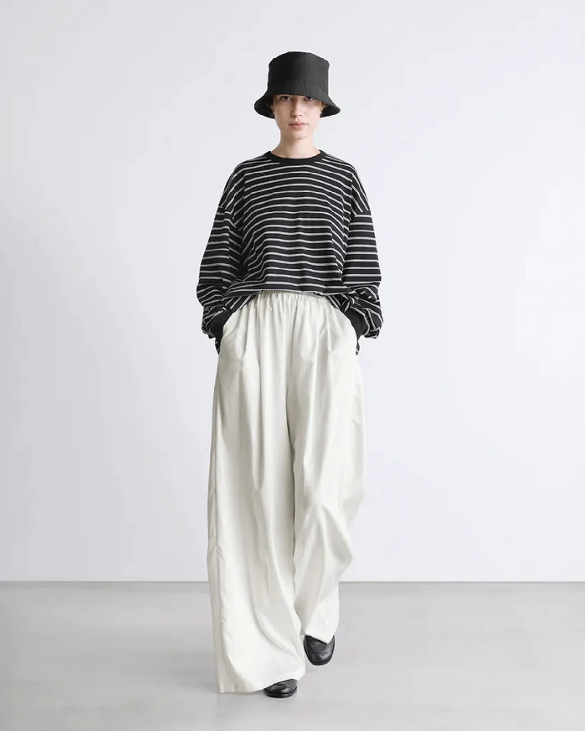 Graphpaper / Linen Cupro Back Satin Bucket Hat (GU261-90372)