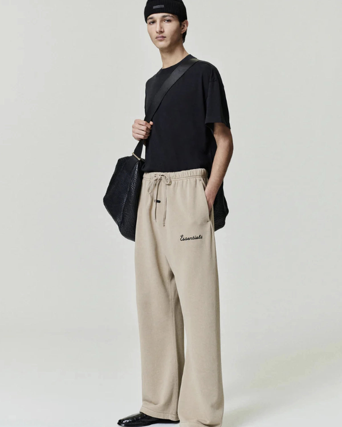 ESSENTIALS / TRAINING CLASSIC FIT FLARE SWEAT PANT (130SP268651F)