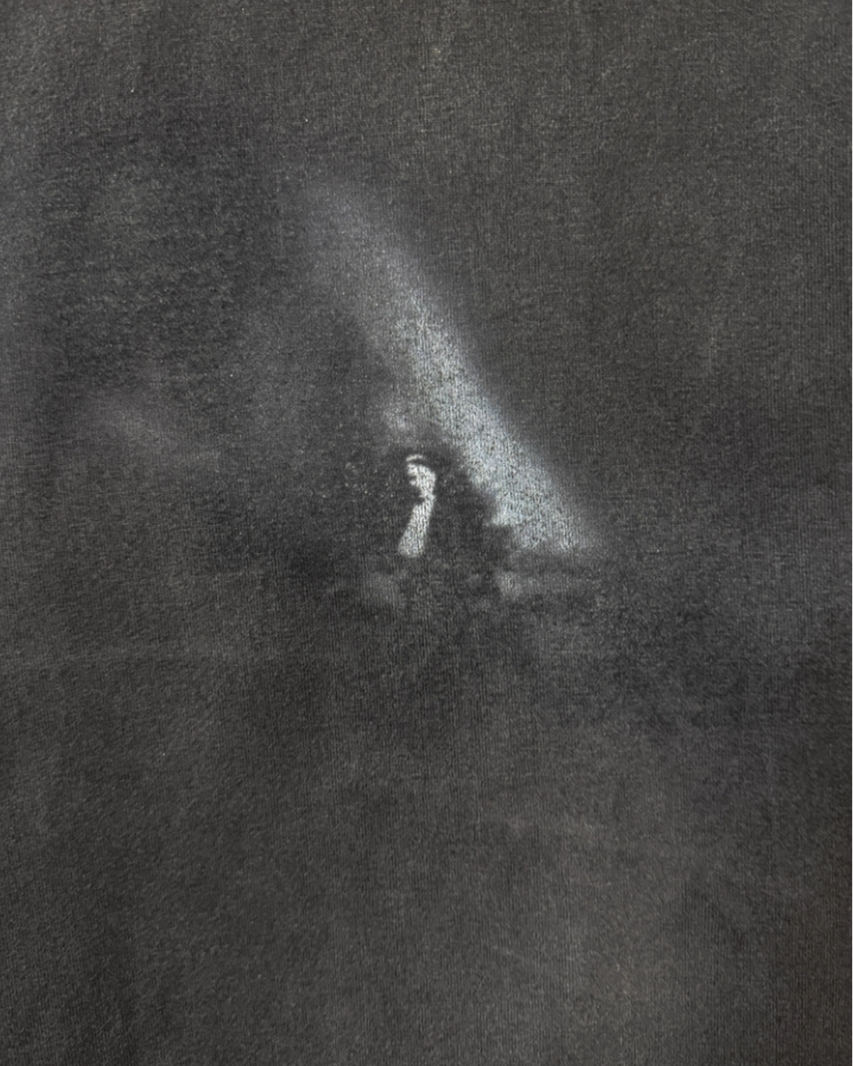 ISSUETHINGS / T-SHIRTS (26a/108-c-04)