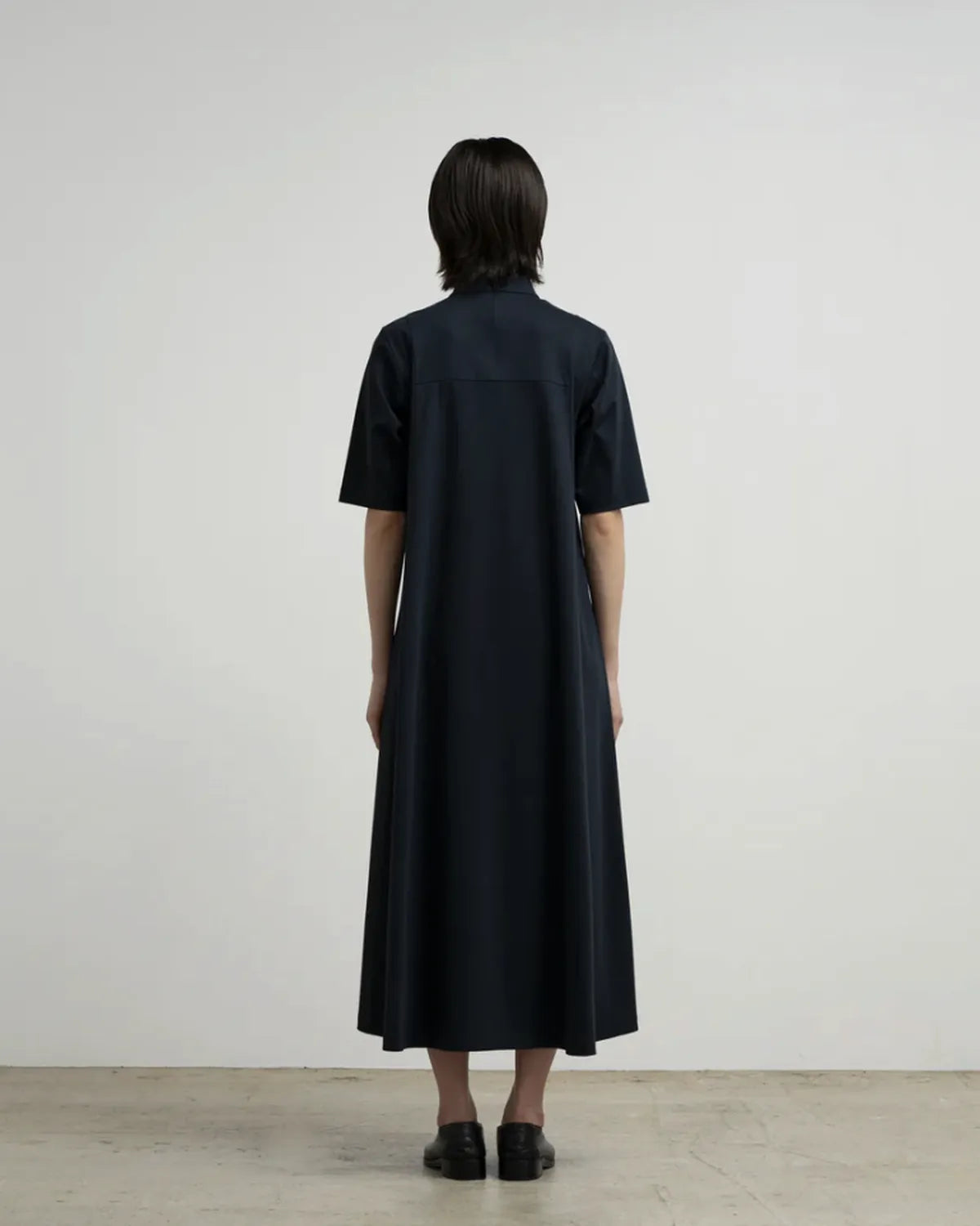 Graphpaper / Cool Smooth Mock Neck Panel Line Dress (GL262-70047)