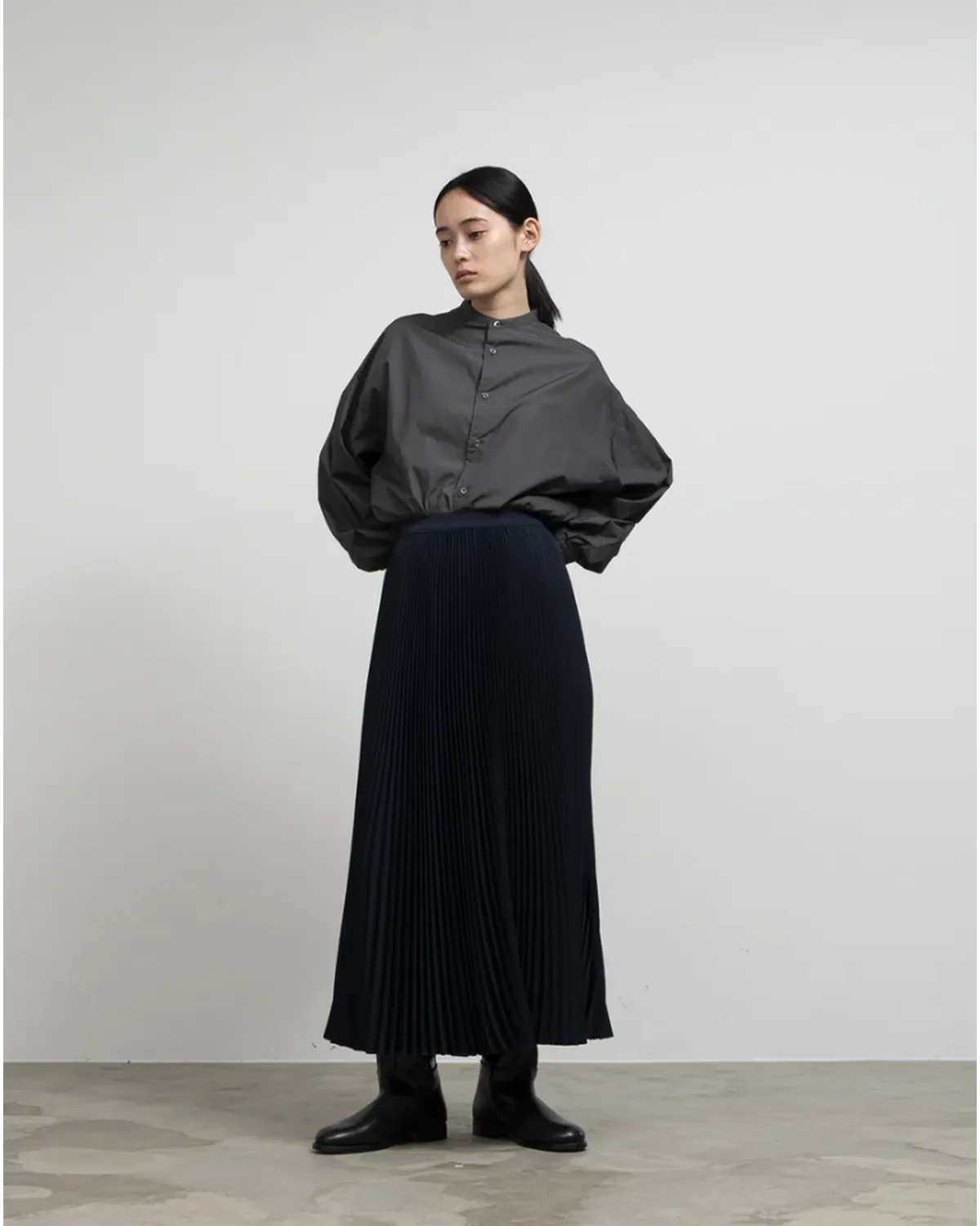 Graphpaper / Satin Pleats skirt (GL263-40092B)