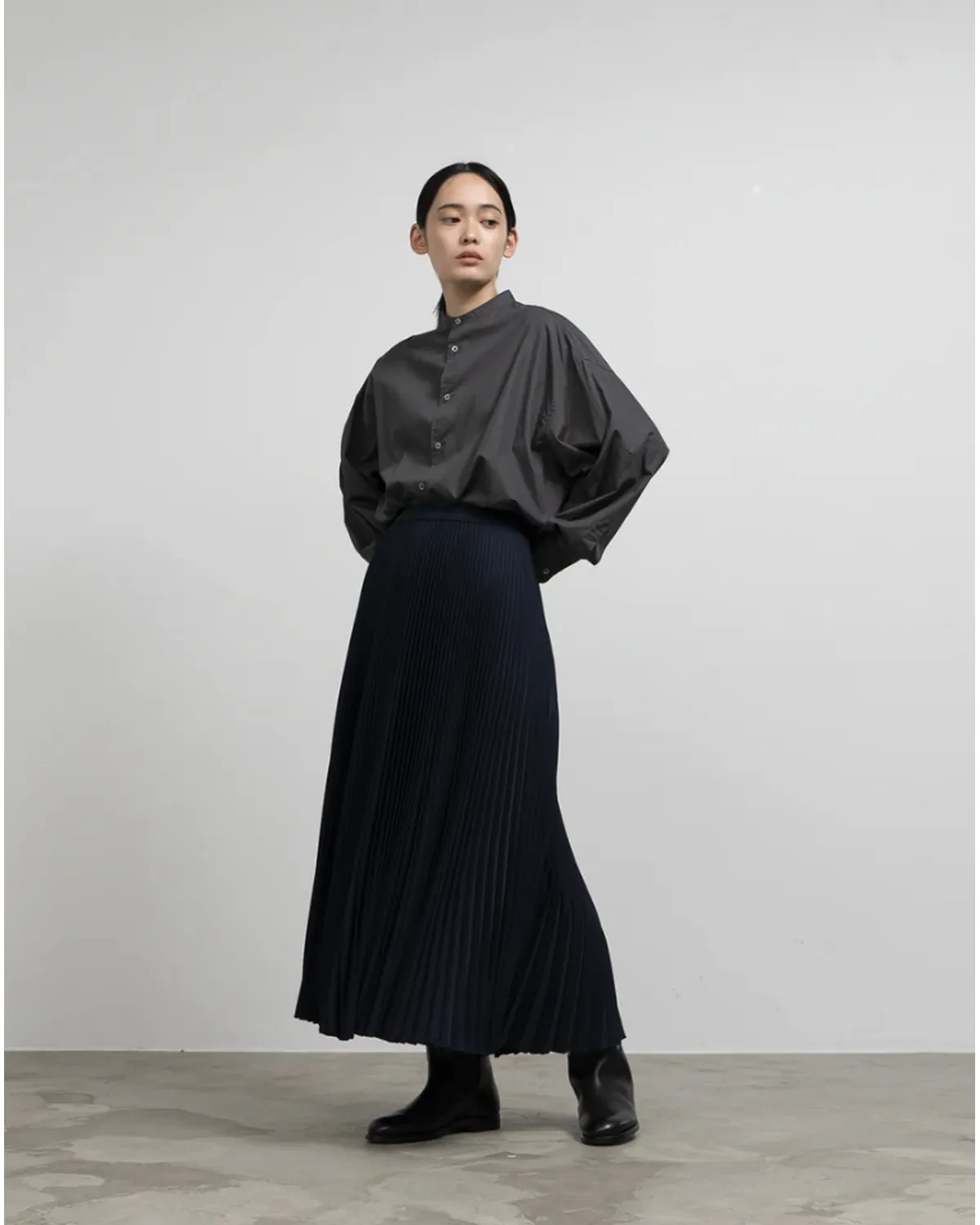 Graphpaper / Satin Pleats skirt (GL263-40092B)