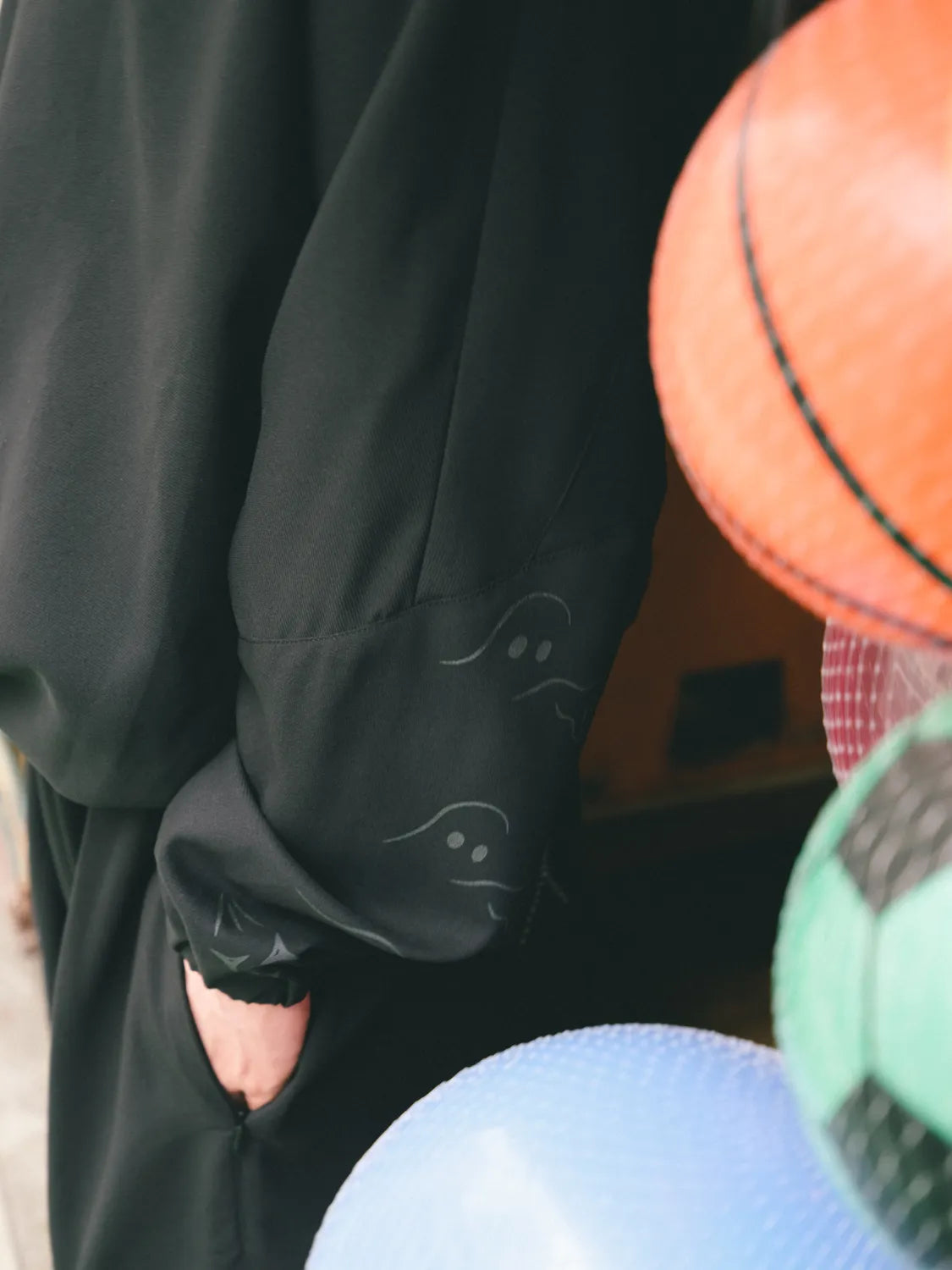 GHOST ALMOSTBLACK × KREVE / WOVEN DWR LONG SLEEVE PONCHO (KRVGAB-C-1-1)