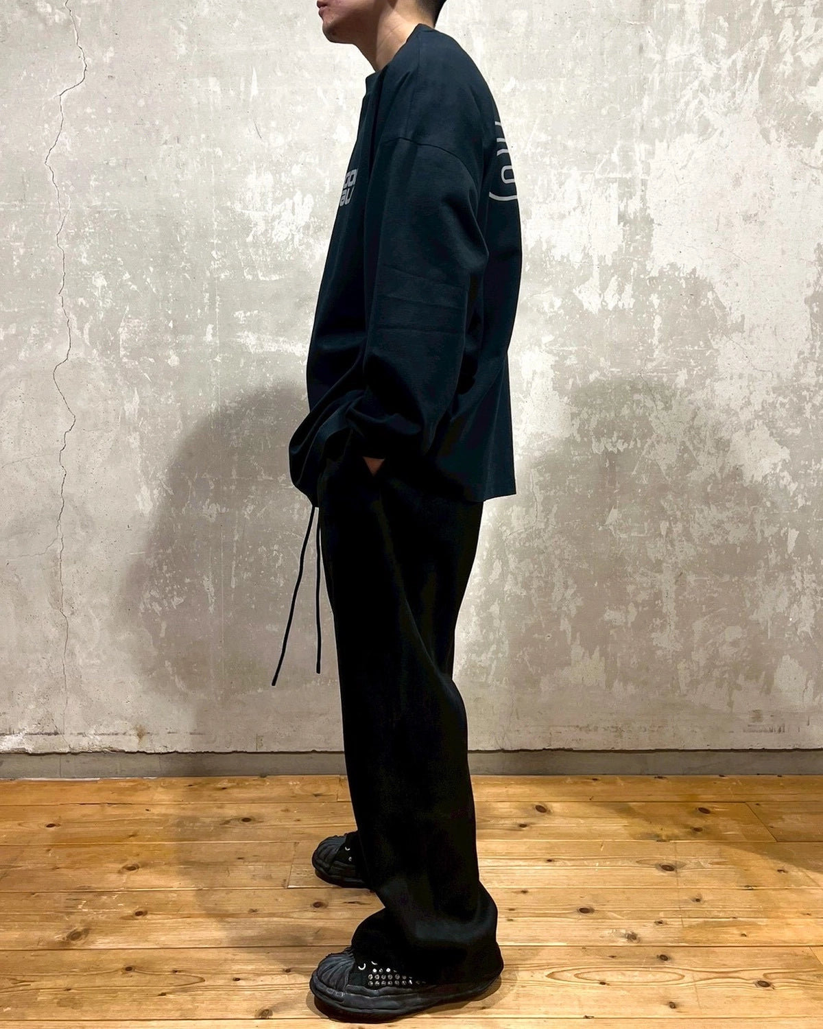 ESSENTIALS / Ponte 90s Long Sleeve Tee (125HO254541F)