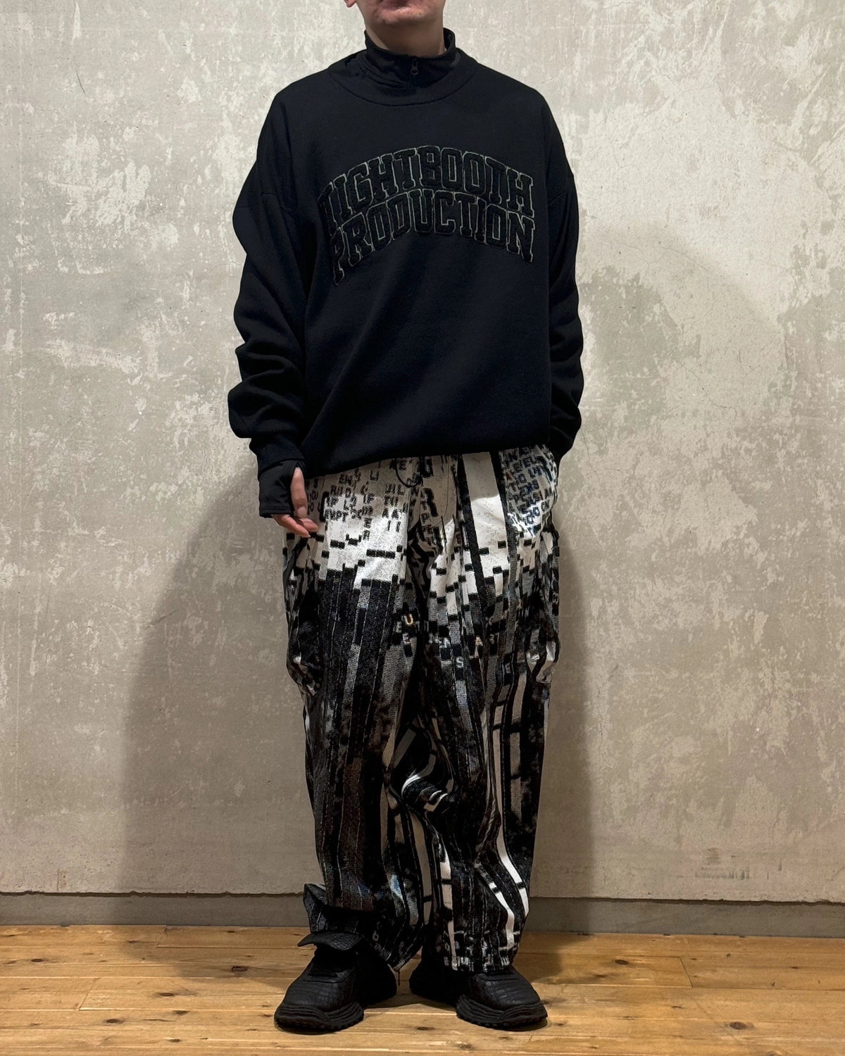 TIGHTBOOTH / COLLEGE SWEATER (FW25-KN02)