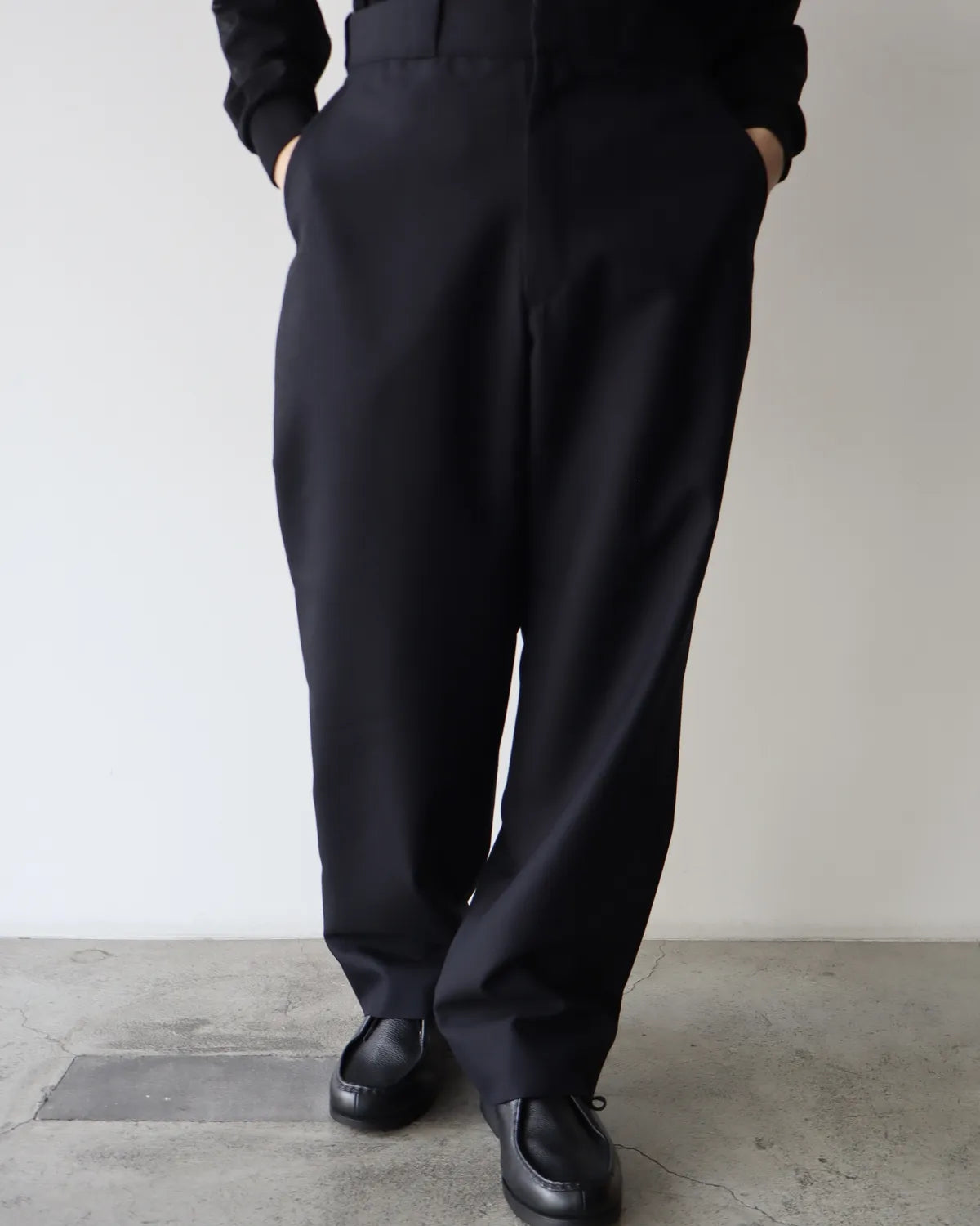 COMOLI / ウールサージパンツ (C03-03014)