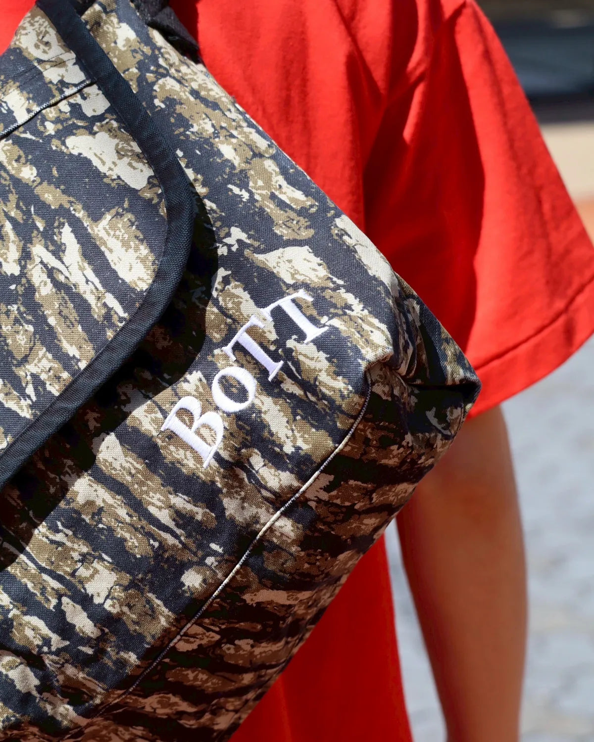BoTT / Washed Shoulder Bag