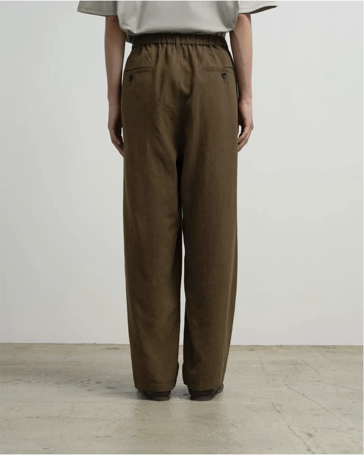 Graphpaper / Linen Cupro Oversized Slacks (GM263-40311)