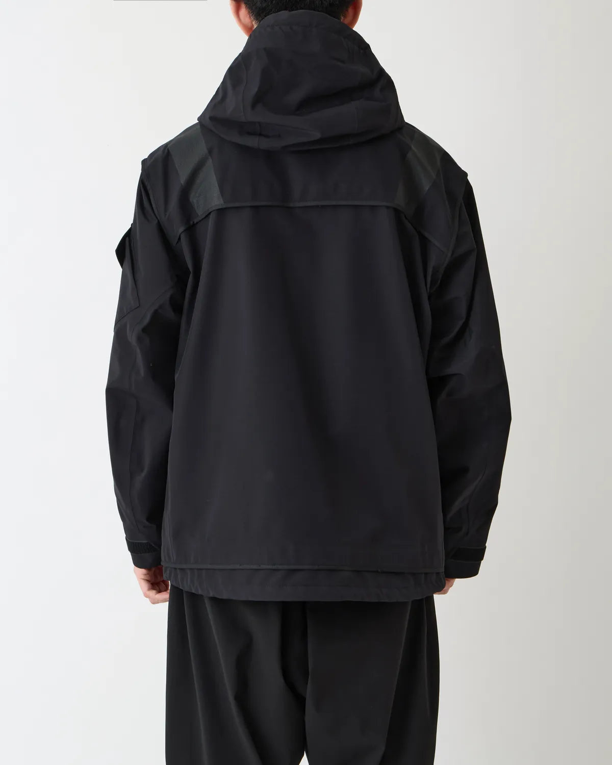 White Mountaineering / GORE-TEX LUGGAGE MOUNTAIN PARKA (BK2573201)