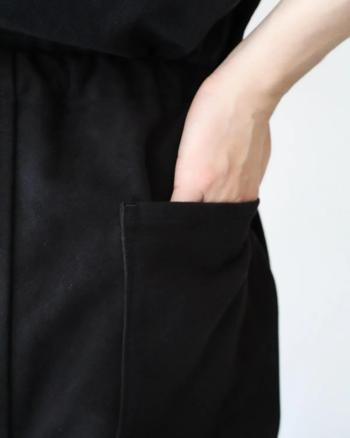 COMOLI / モールスキン ドローストリングパンツ (C03-03021)