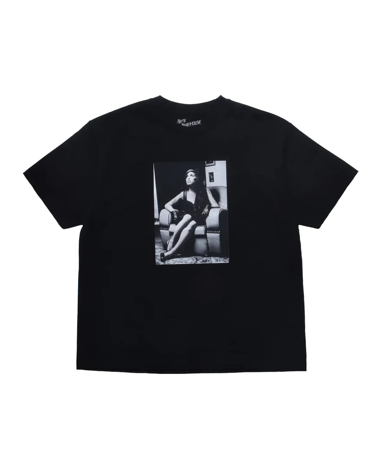 MINEDENIM × Amy Winehouse / "Sitting On A Chair" Photo S/S Tee (MND-AMW003)