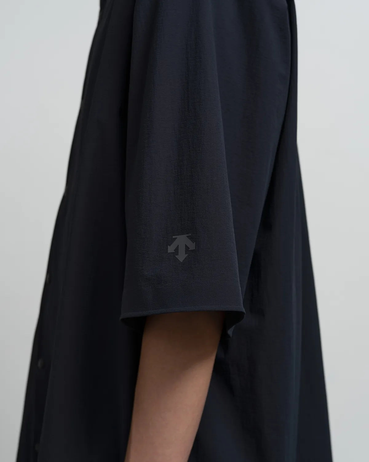 Graphpaper × DESCENTE / DESCENTE for Graphpaper UNTRIMMED Oversized S/S Shirt (GU261-51000)