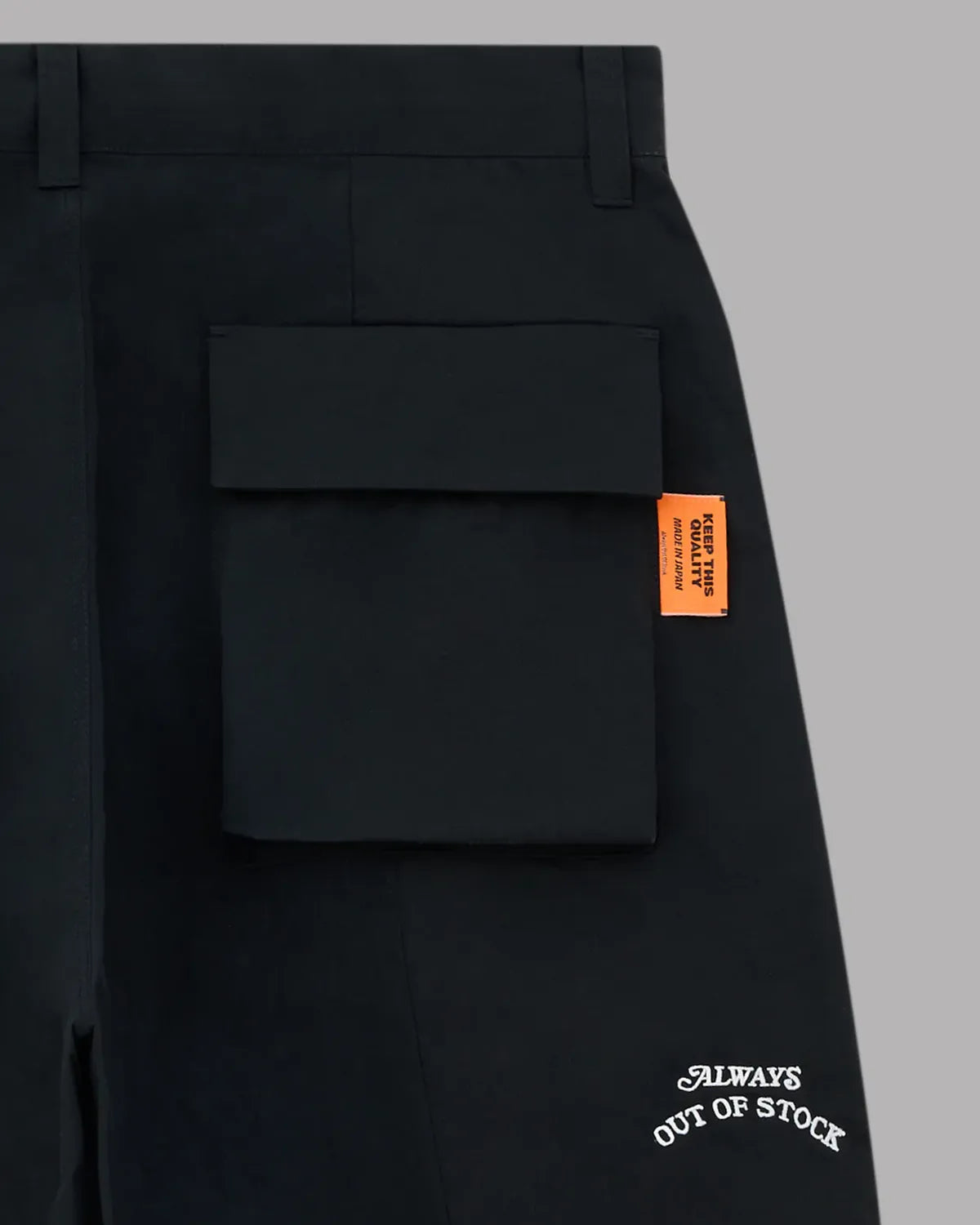 ALWAYS OUT OF STOCK / OVER PLEATED TROUSERS (HA-026106108)