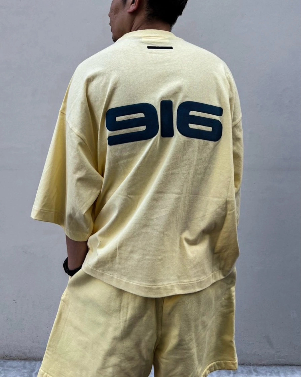 ESSENTIALS / MERCH TEE (RW01764-0294)