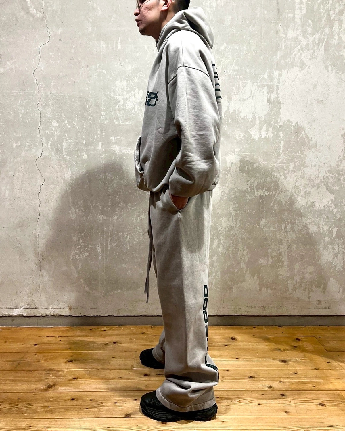 ESSENTIALS / Heavy Fleece 90s Hoodie (192HO256561F)