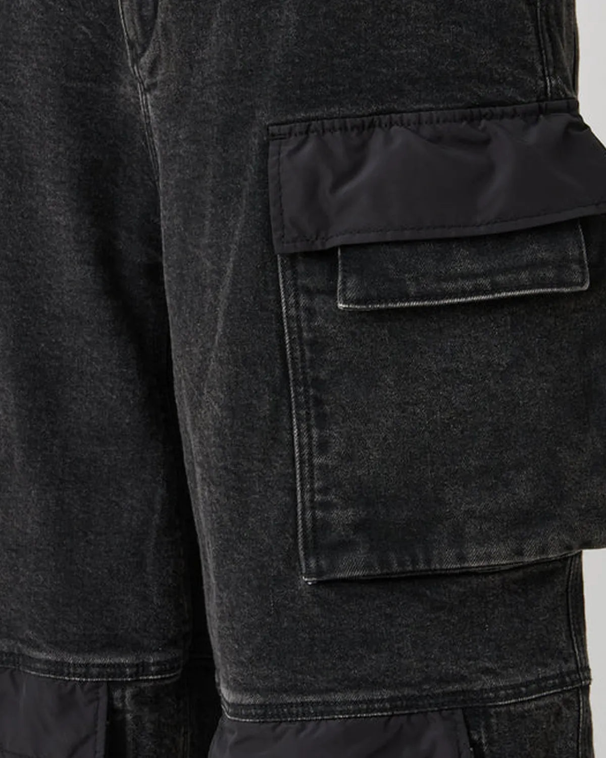 White Mountaineering  / WIDE DENIM CARGO PANTS (WM2573419)