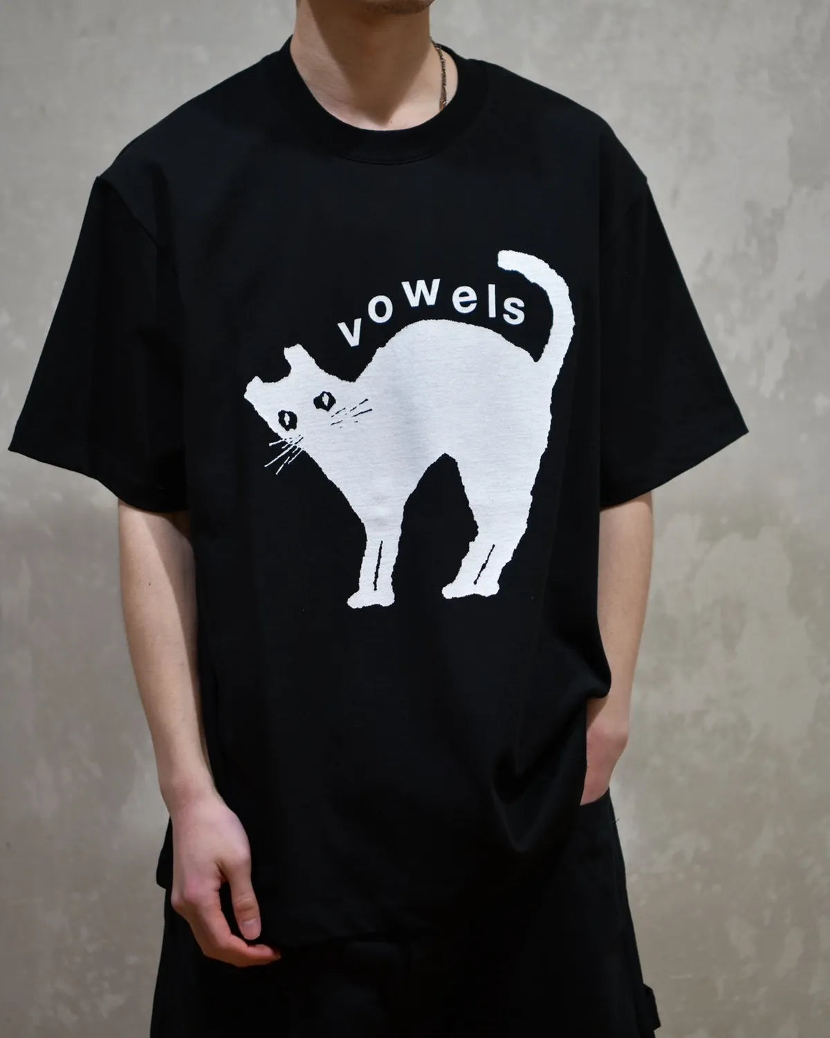 vowels / KITTY TEE (VO-26SS-T005)