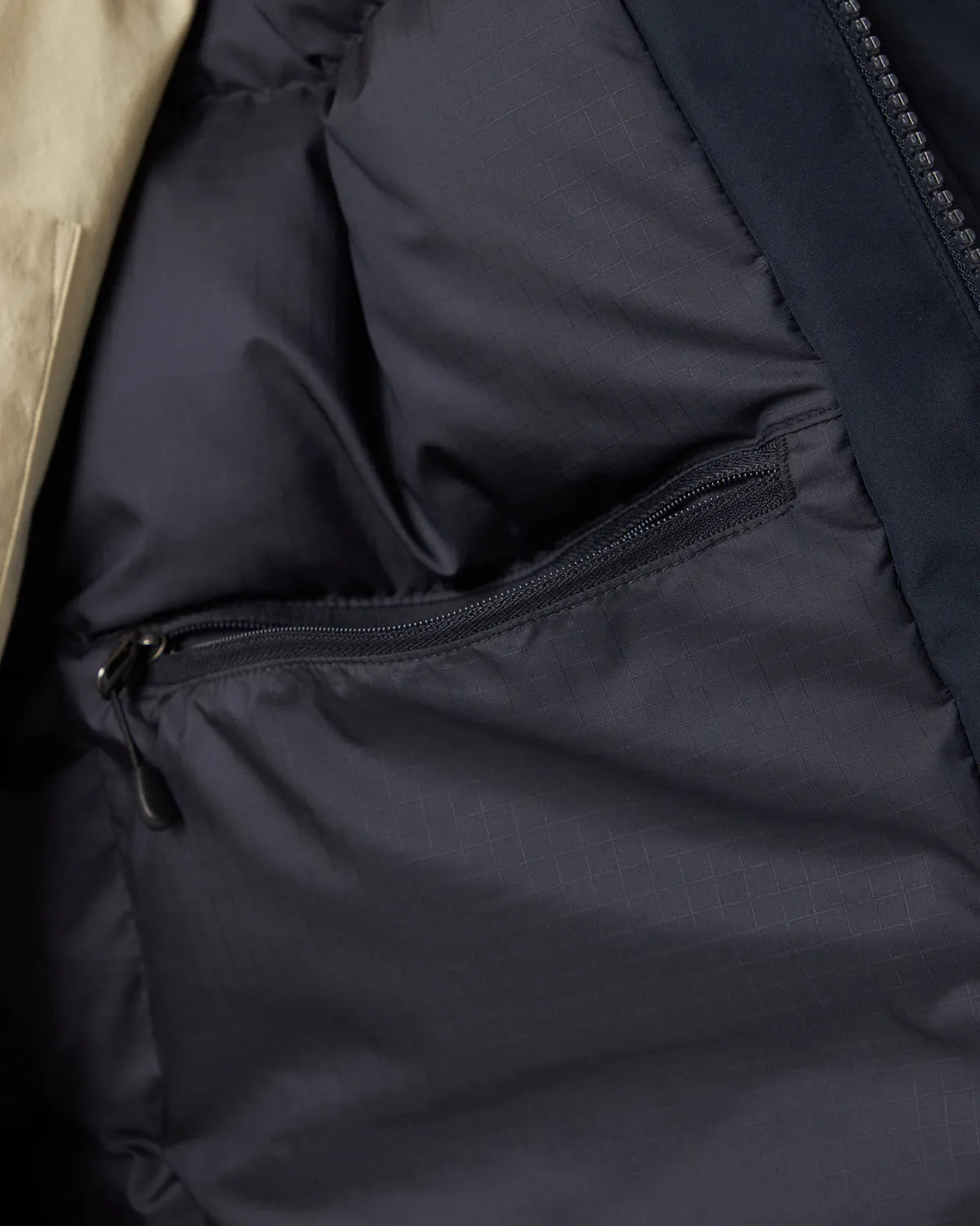 nanamica / GORE-TEX Short Down Jacket (S25FA058)
