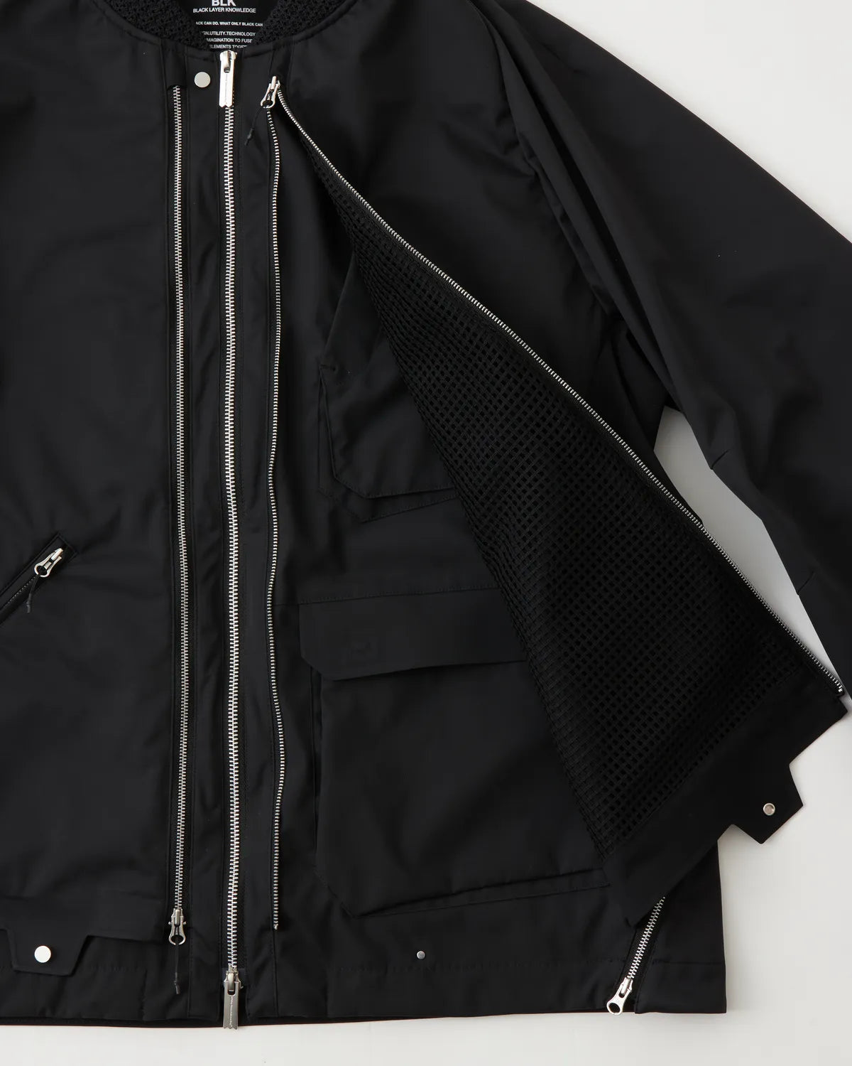 White Mountaineering  / WINDSTOPPER BIG POCKET BLOUSON (BK2571205)