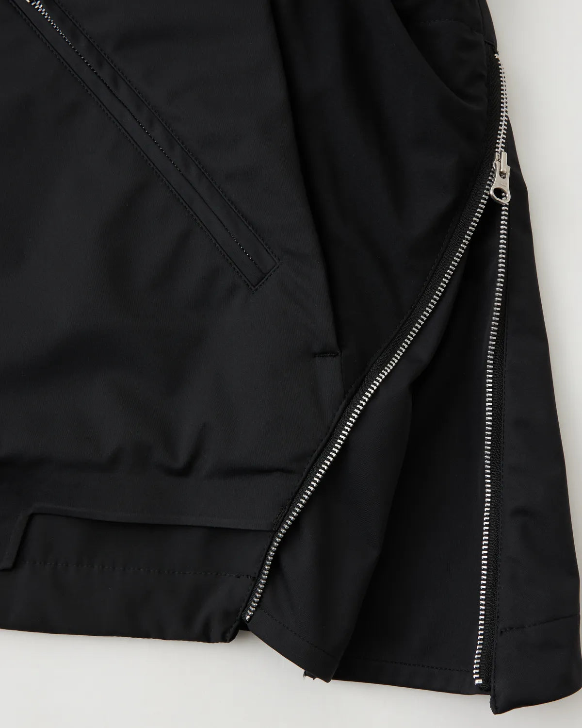 White Mountaineering  / WINDSTOPPER BIG POCKET BLOUSON (BK2571205)