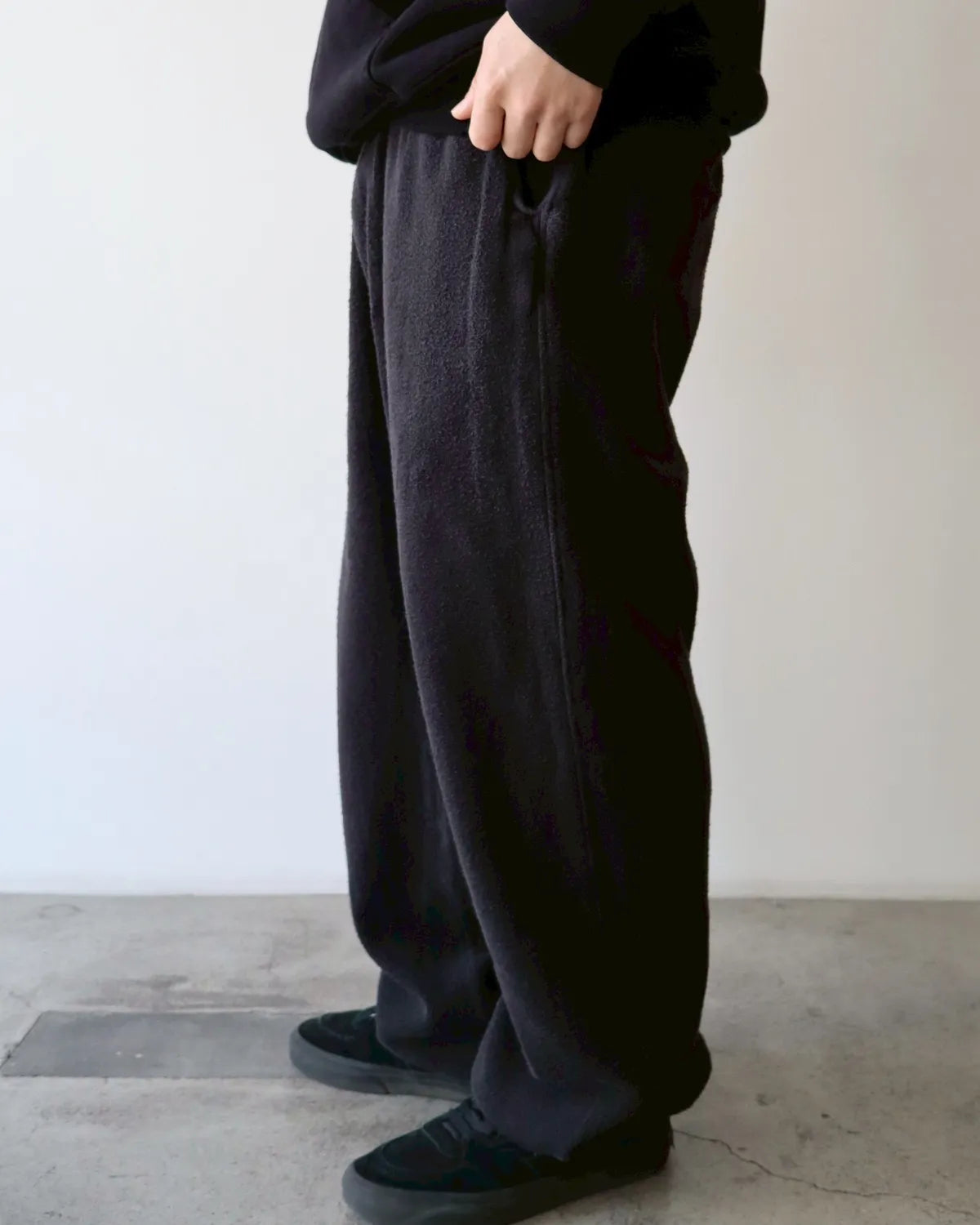 COMOLI / フリース ドローストリングパンツ (C03-05013)