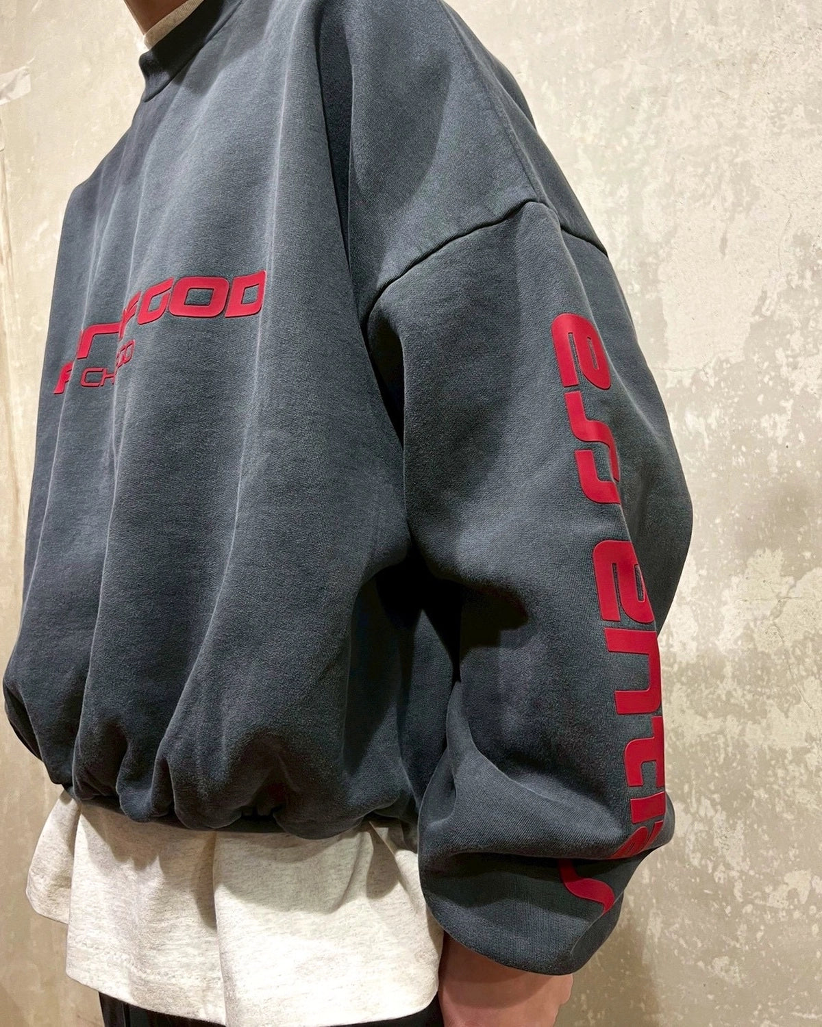 ESSENTIALS / Heavy Fleece Cropped Relaxed Sweatshirt (192HO256891F)