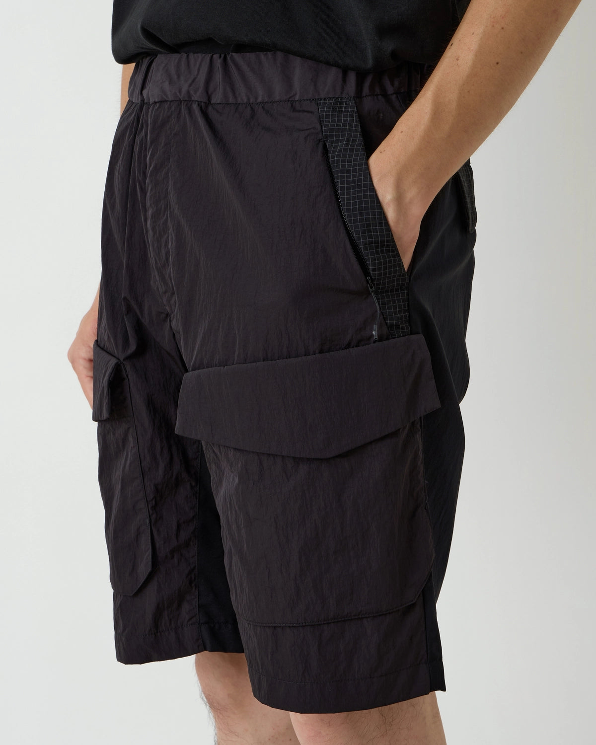 White Mountaineering  / CARGO SHORT PANTS (BK2571402)