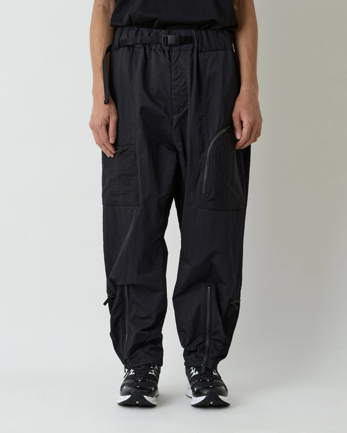 White Mountaineering  / PARACHUTE PANTS (BK2571404)