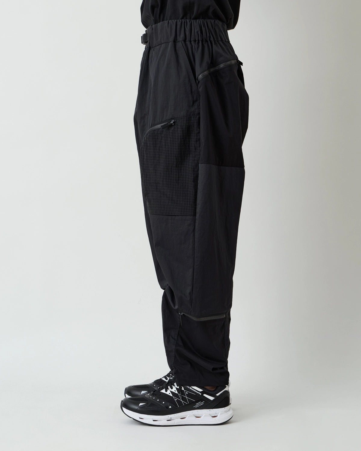 White Mountaineering  / PARACHUTE PANTS (BK2571404)