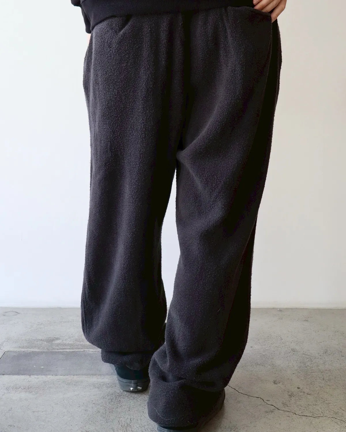 COMOLI / フリース ドローストリングパンツ (C03-05013)