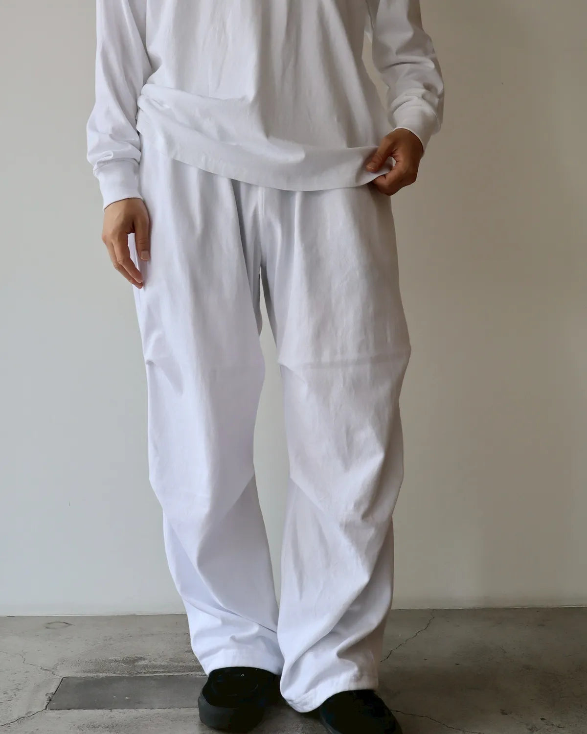 COMOLI / コットンジャージ ニータックパンツ (C03-05006)