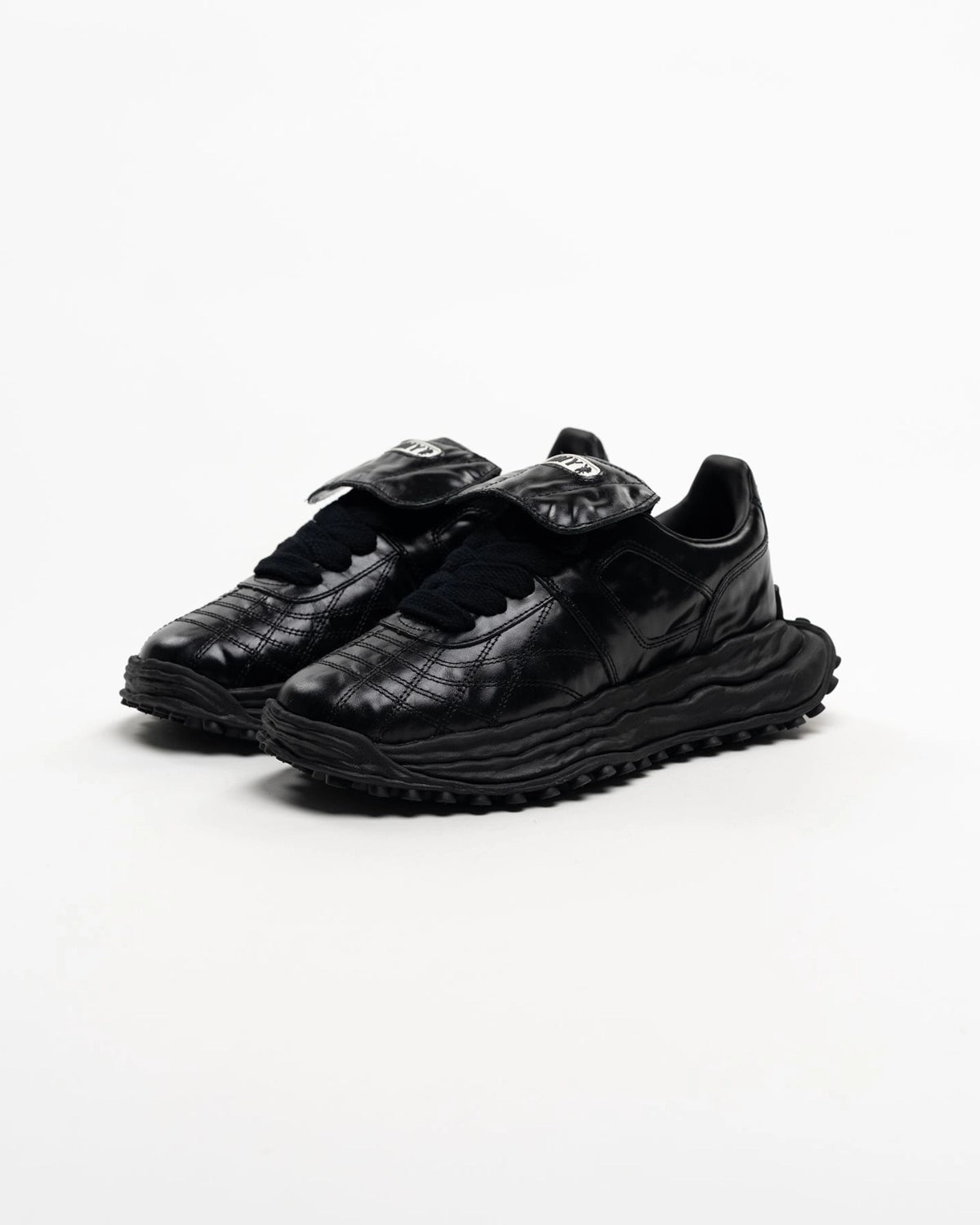 Maison MIHARA YASUHIRO / "SCOTT" OG Sole Wrinkled Leather Low-top Sneakers (A17FW717)
