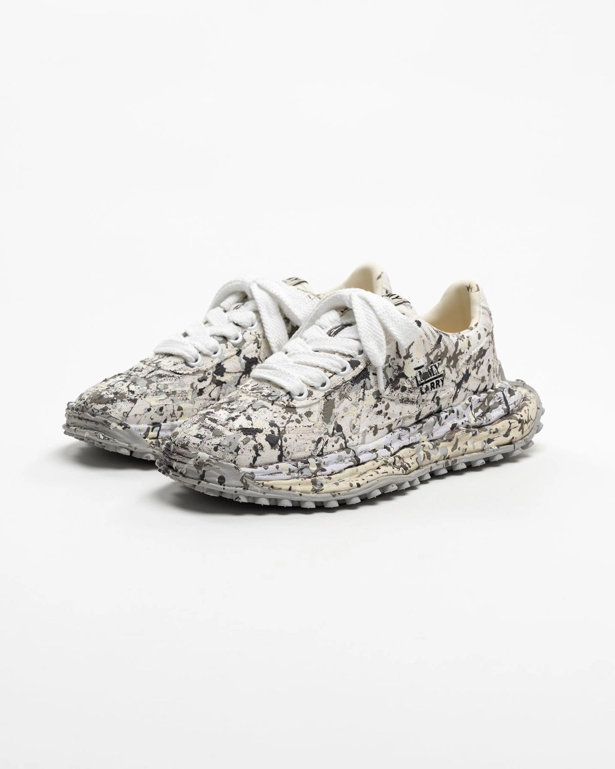 Maison MIHARA YASUHIRO / "LARRY"OG Sole Sputtering Paint Canvas Low-top Sneakers (A17FW718)