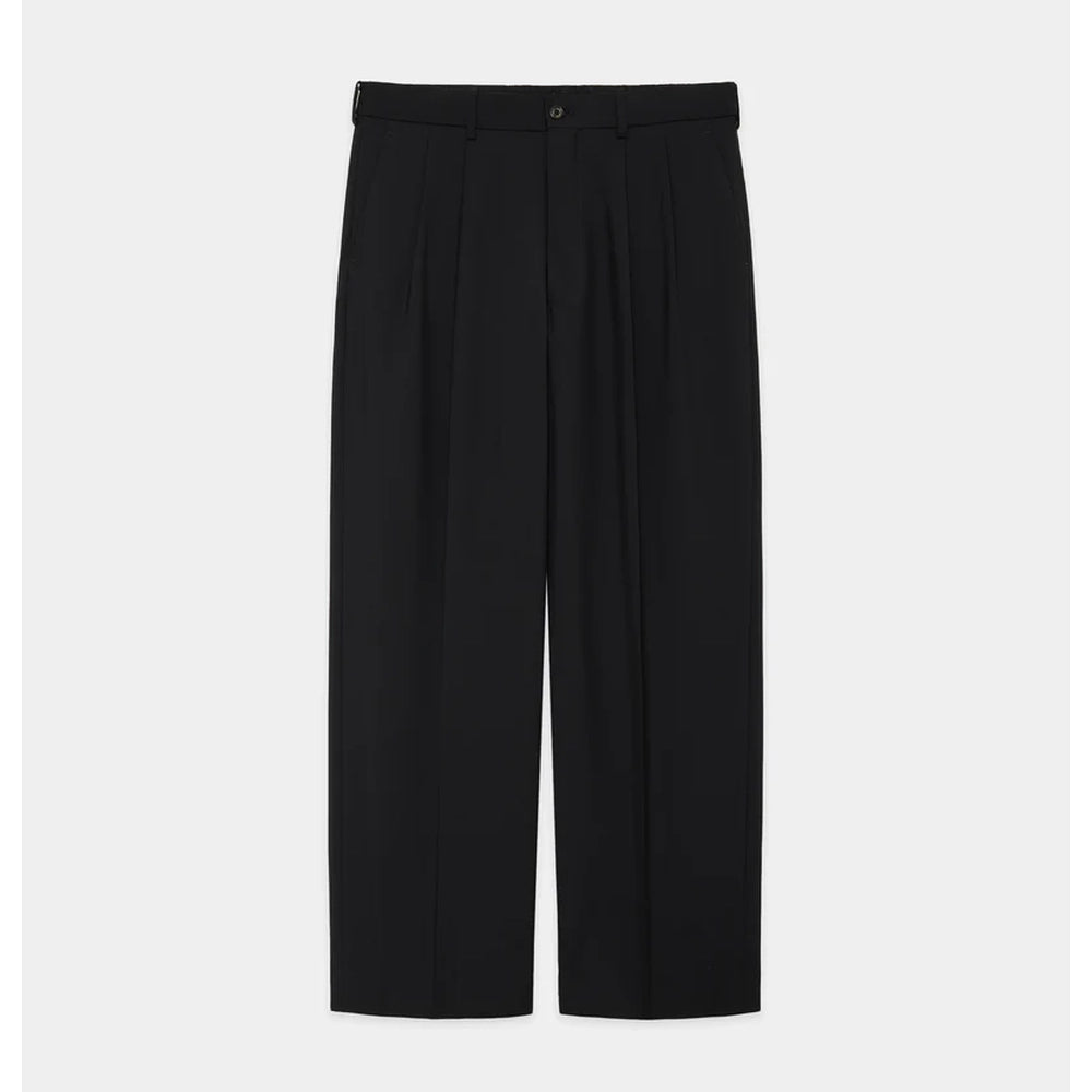 MARKAWARE の CLASSIC FIT DOUBLE PLEATED TROUSERS (A25A11PT01C)