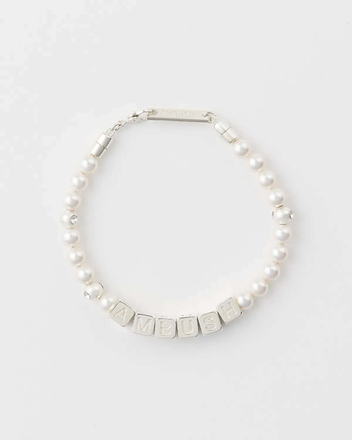 AMBUSH® の PEARL LETTER BLOCK BRACELET (12114657)