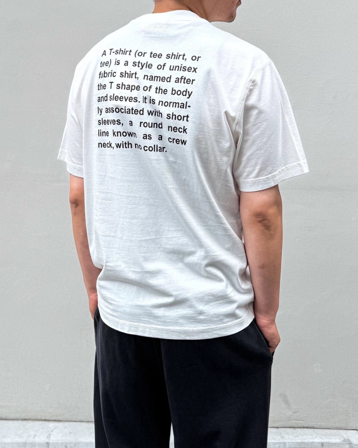 VETEMENTS / DEFINITION REGULAR T-SHIRT (MH27TR220W)