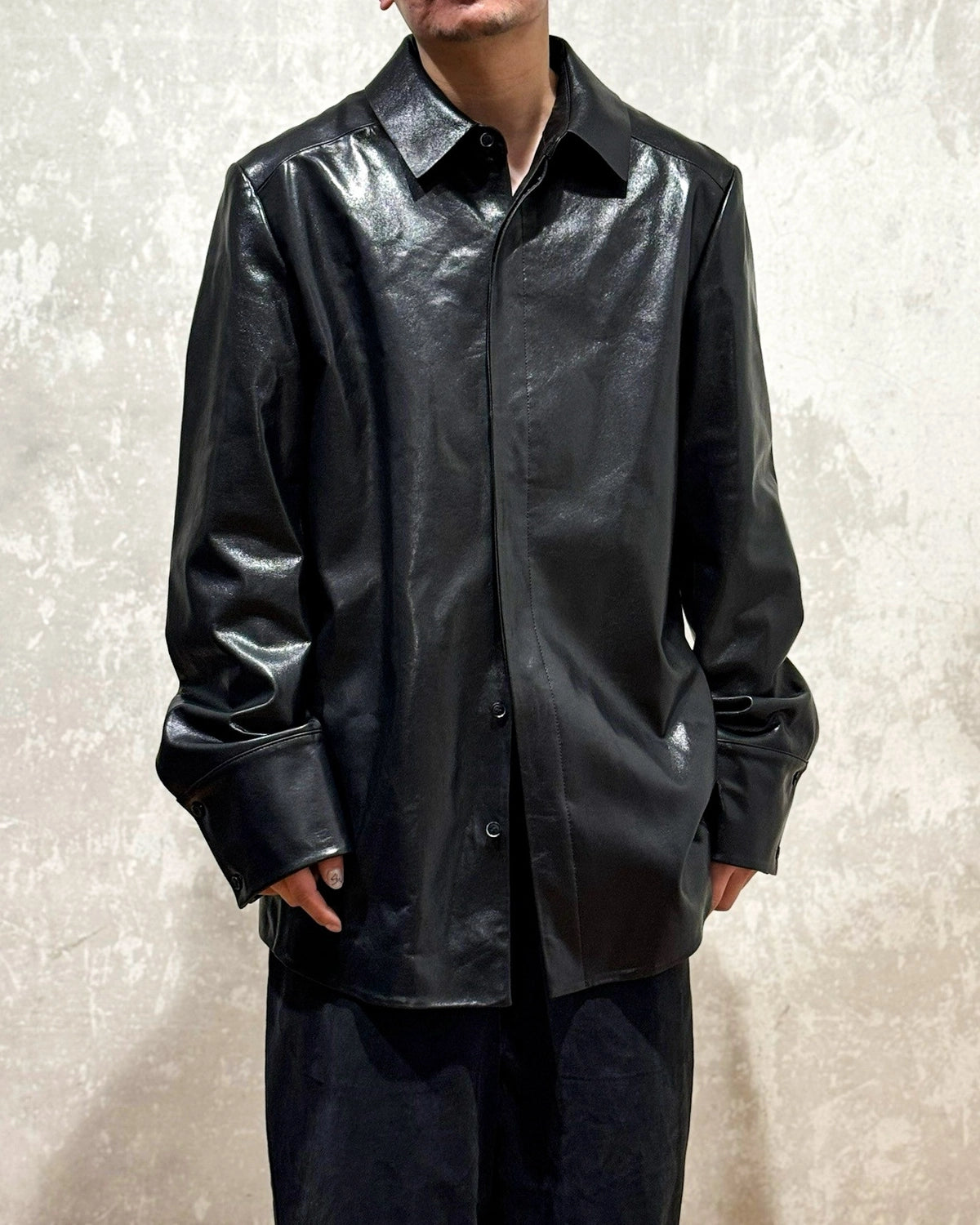 entire studios / LEGACY SHIRT BLACK LEATHER (ESU-S25-13006-BL)