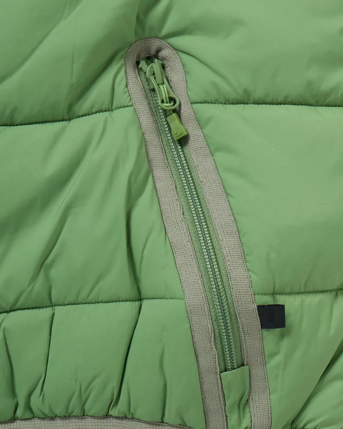 DAIWA PIER39 / TECH REVERSIBLE CLIMBERS PUFF VEST (BW-23025W)
