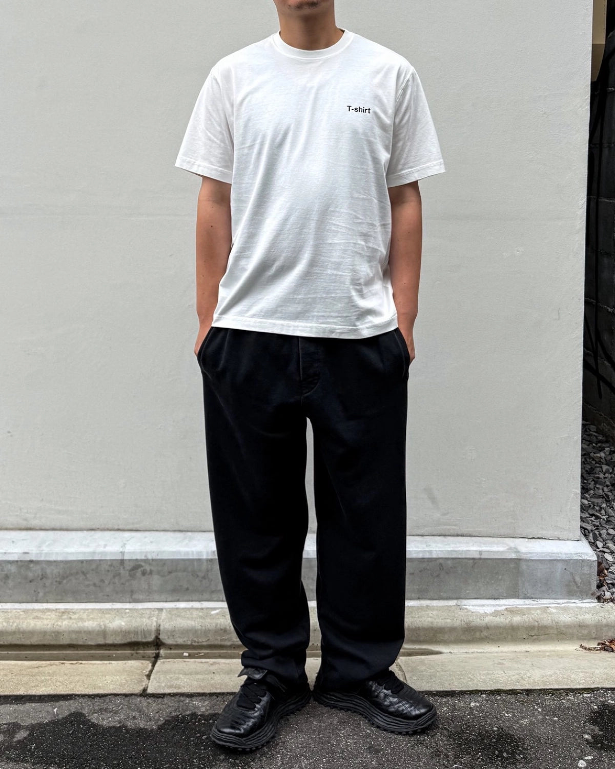 VETEMENTS / DEFINITION REGULAR T-SHIRT (MH27TR220W)