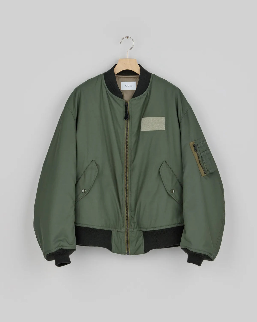 ち*ー様 CIOTA MA-1 フライトジャケット オリーブ CIOTA(シオタ)/ MA ち*ー様 CIOTA MA-1 フライトジャケット オリーブ CIOTA(シオタ)/ MA