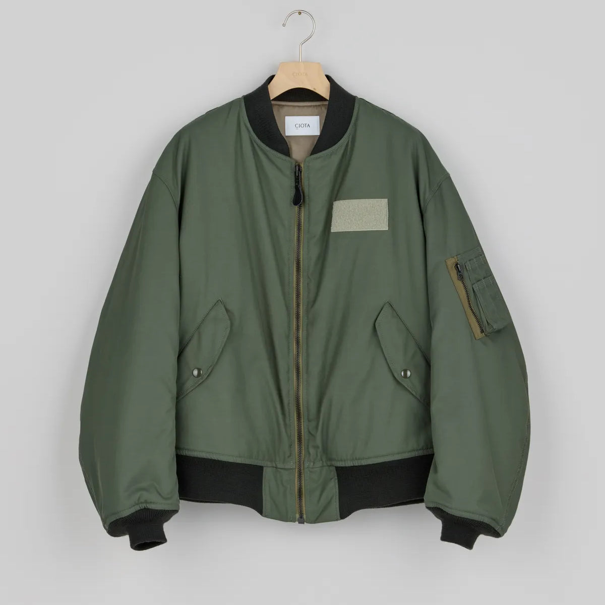 CIOTAシオタ新品メンズMA-1ジャケット サンプル75900円カーキ CIOTA（シオタ）/ MA-1 フライトジャケット | 公式通販・JACK in the NET