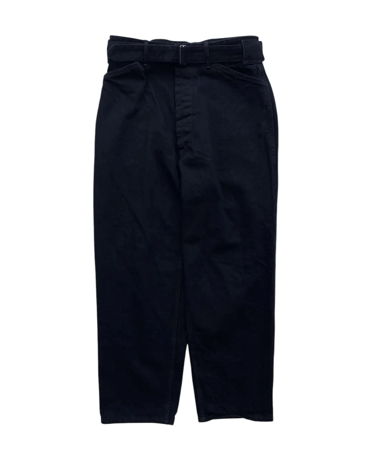 COMOLI の ブラックデニム ベルテッドパンツ (C03-03001)