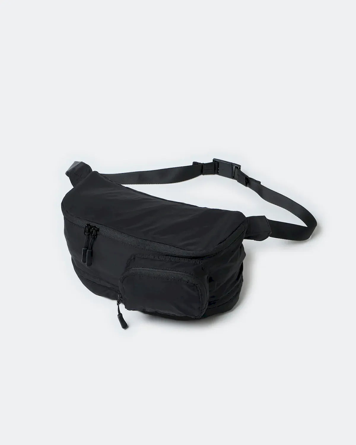 DAIWA PIER39 の TECH TRAVEL EXPAND FANNY BAG (BB-34025)
