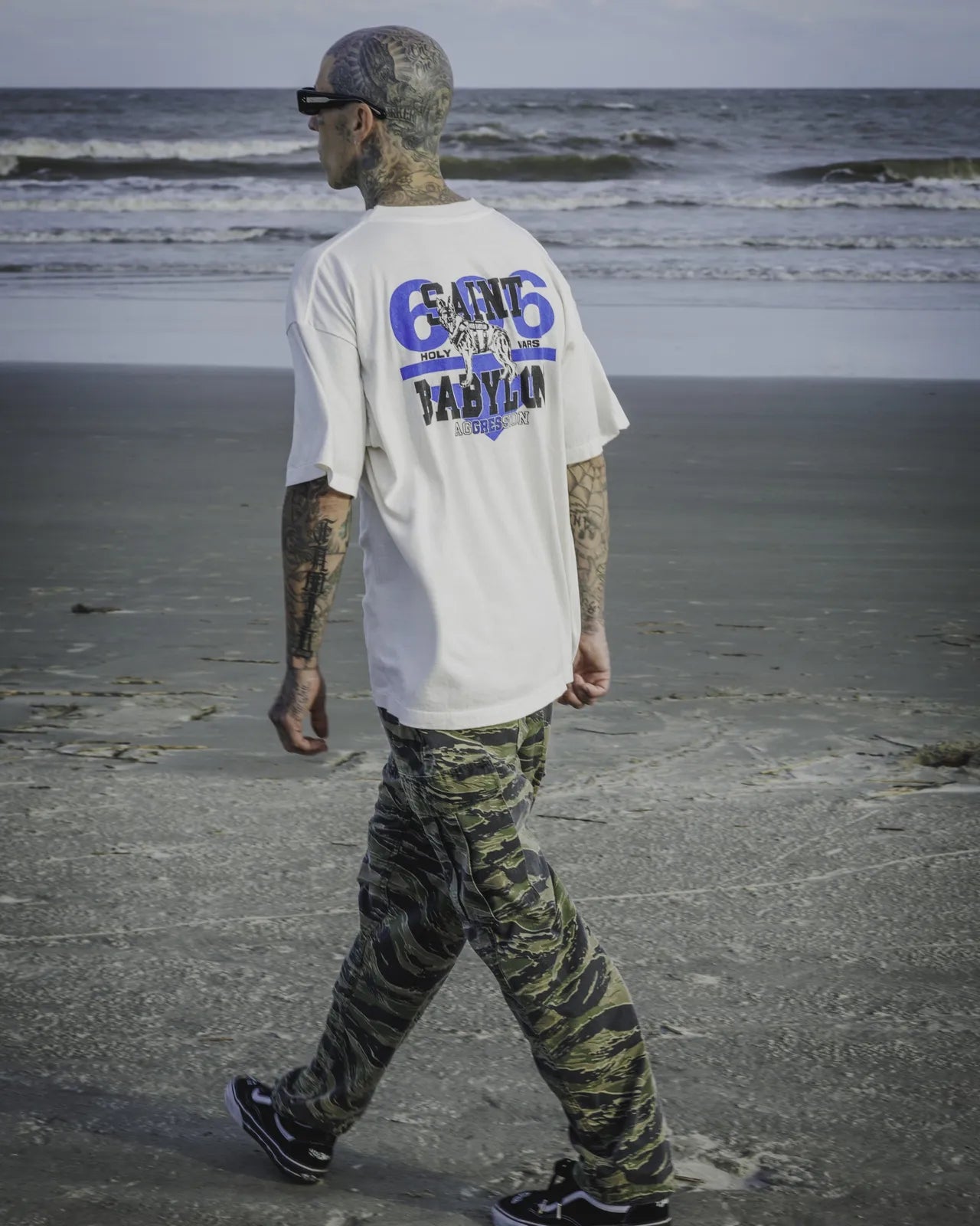 ©︎SAINT Mxxxxxx × BABYLON / BBLN_SS TEE_SAINT BABYLON (SM-HR1-0000-C48)