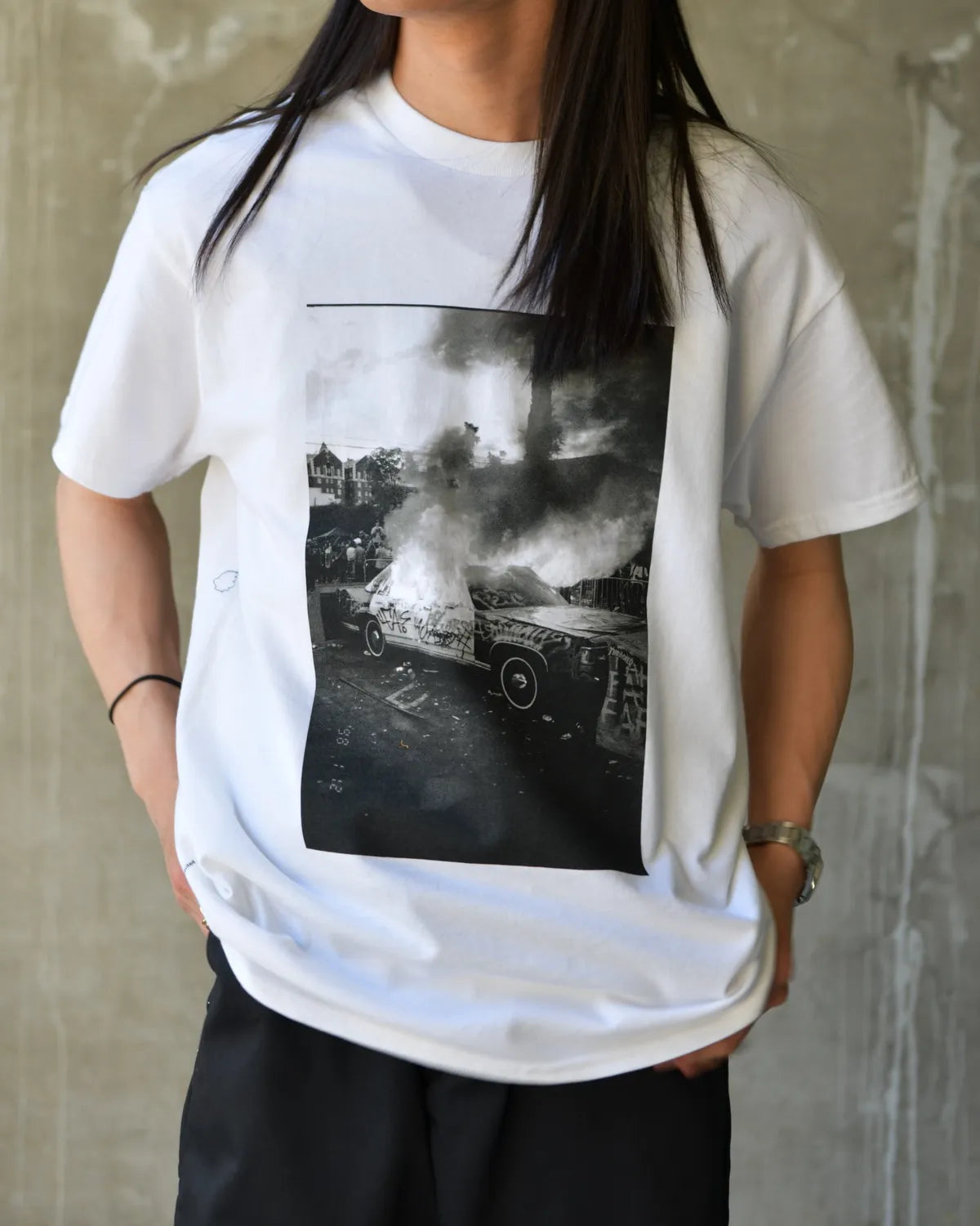 DELUXE × Allan Potter の TEE (26SD2716)