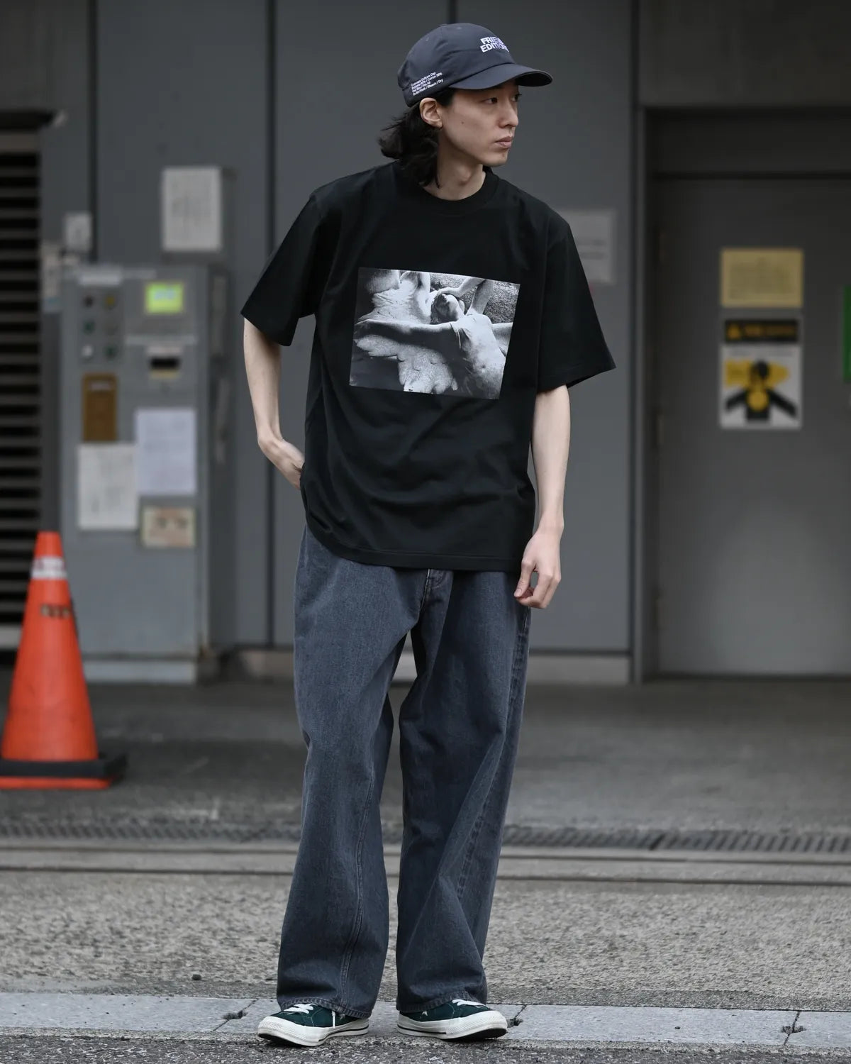 blurhmsROOTSTOCK / JD LOVE WILL TEAR US APART Photo STANDARD (bROOTS25S33S26JD006)
