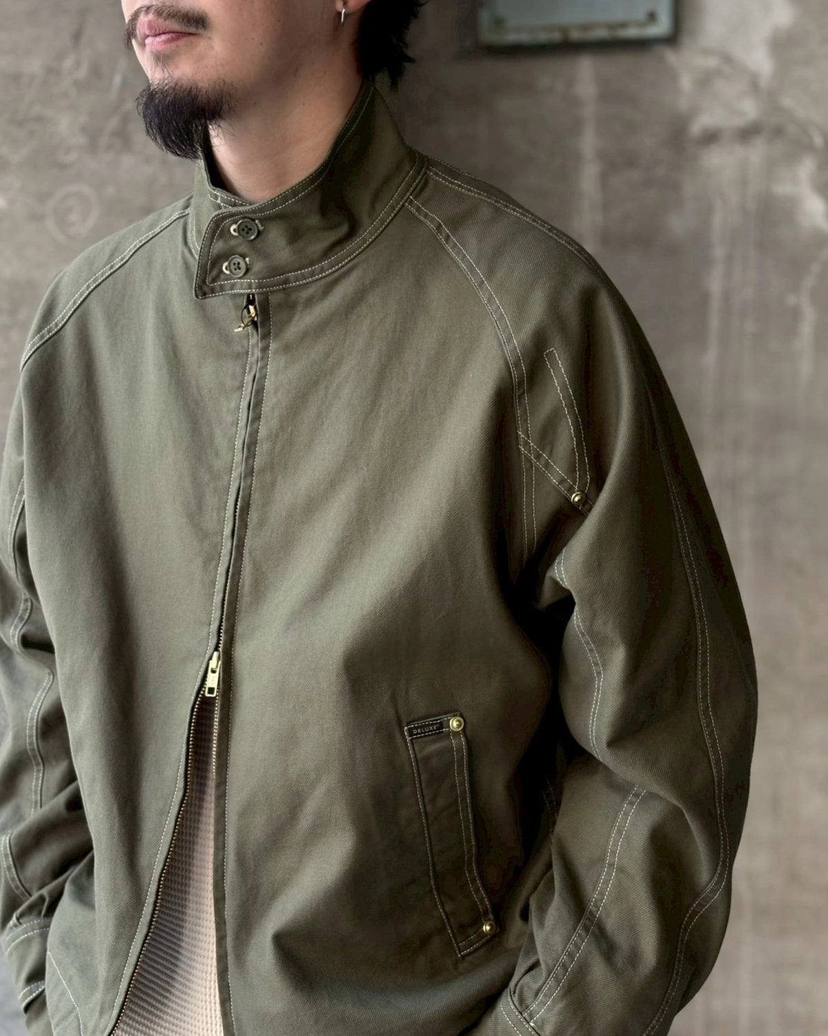 DELUXE / D-4 (25AD5336)