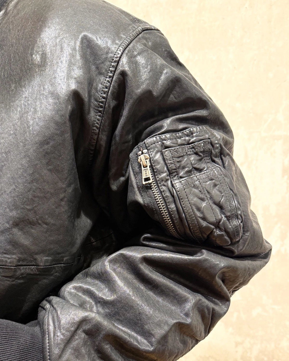 GUESS U.S.A / CROPP BMBR JTK (M5BL02LOWU0)